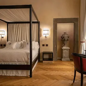 **** Hotel Relais Uffizi Italy