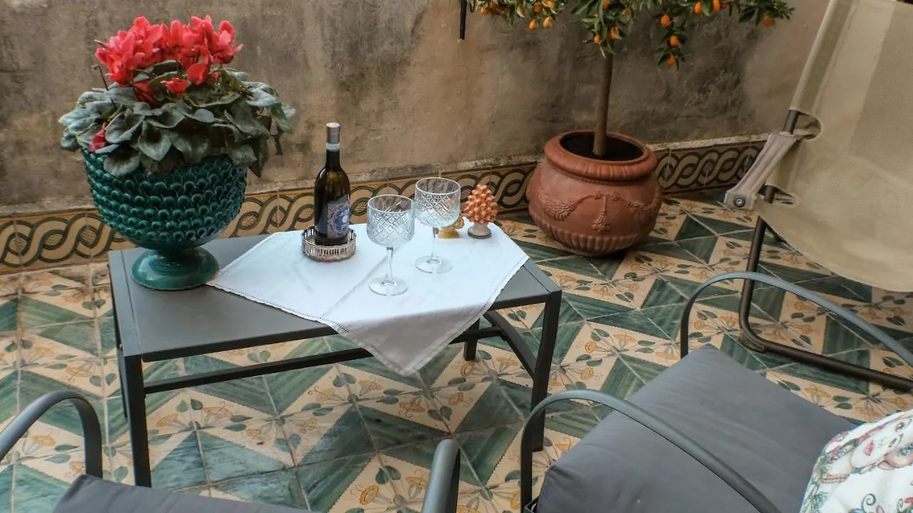 Donna Guia Suite Palermo 0*,  Italy